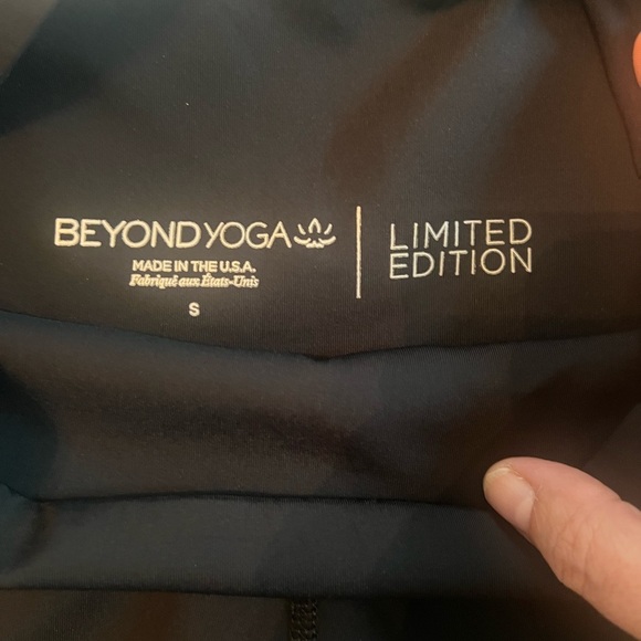 Beyond Yoga Knit Down High Wasited Midi Legging Black- Small - Picture 6 of 8